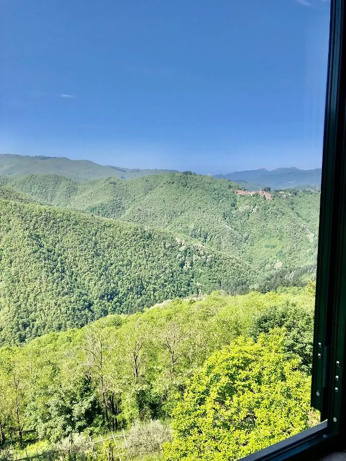 Home Holidays Crasciana, con terrazza vista sulle Alpi Apuane. 0*, Crasciana