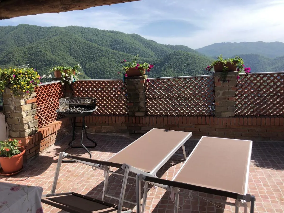 Home Holidays Crasciana, con terrazza vista sulle Alpi Apuane. 0*, Crasciana