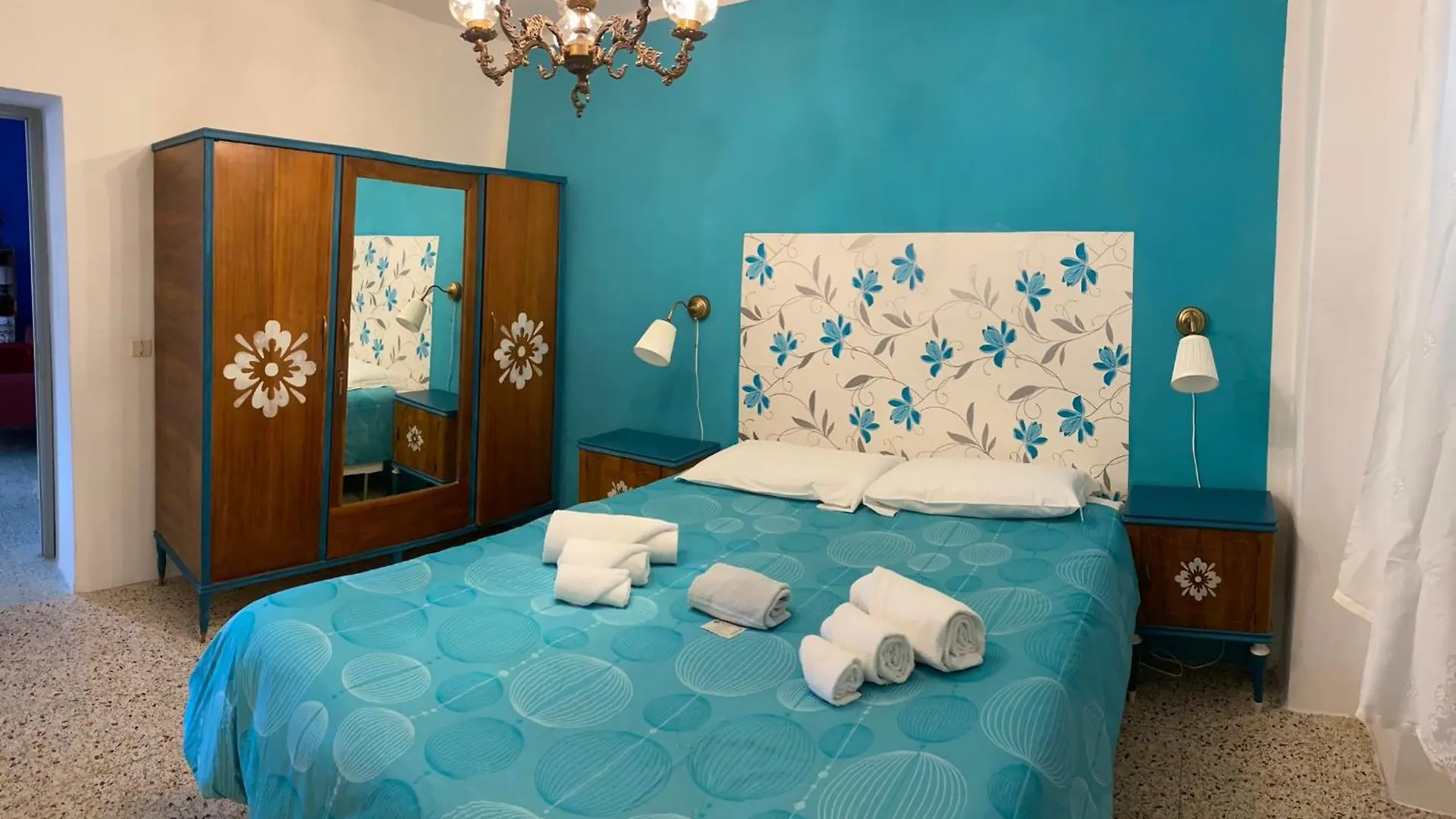 Home Holidays Crasciana, con terrazza vista sulle Alpi Apuane. Italia