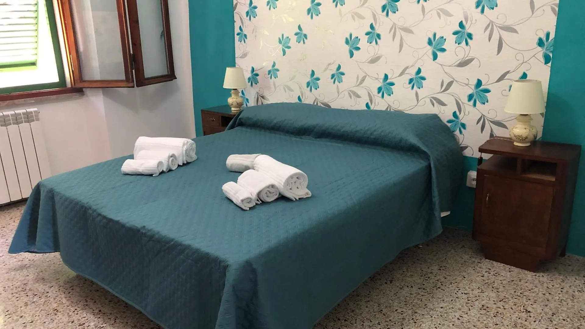 Home Holidays Crasciana, con terrazza vista sulle Alpi Apuane. Crasciana