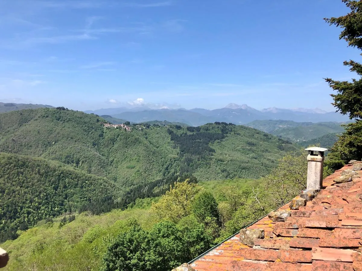 Holiday home Home Holidays Crasciana, Con Terrazza Vista Sulle Alpi Apuane. Italy