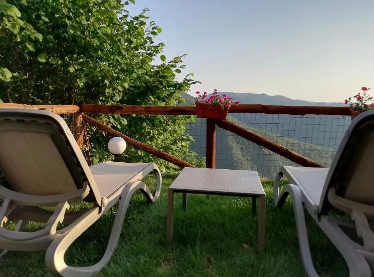 Home Holidays Crasciana, Con Terrazza Vista Sulle Alpi Apuane. Crasciana